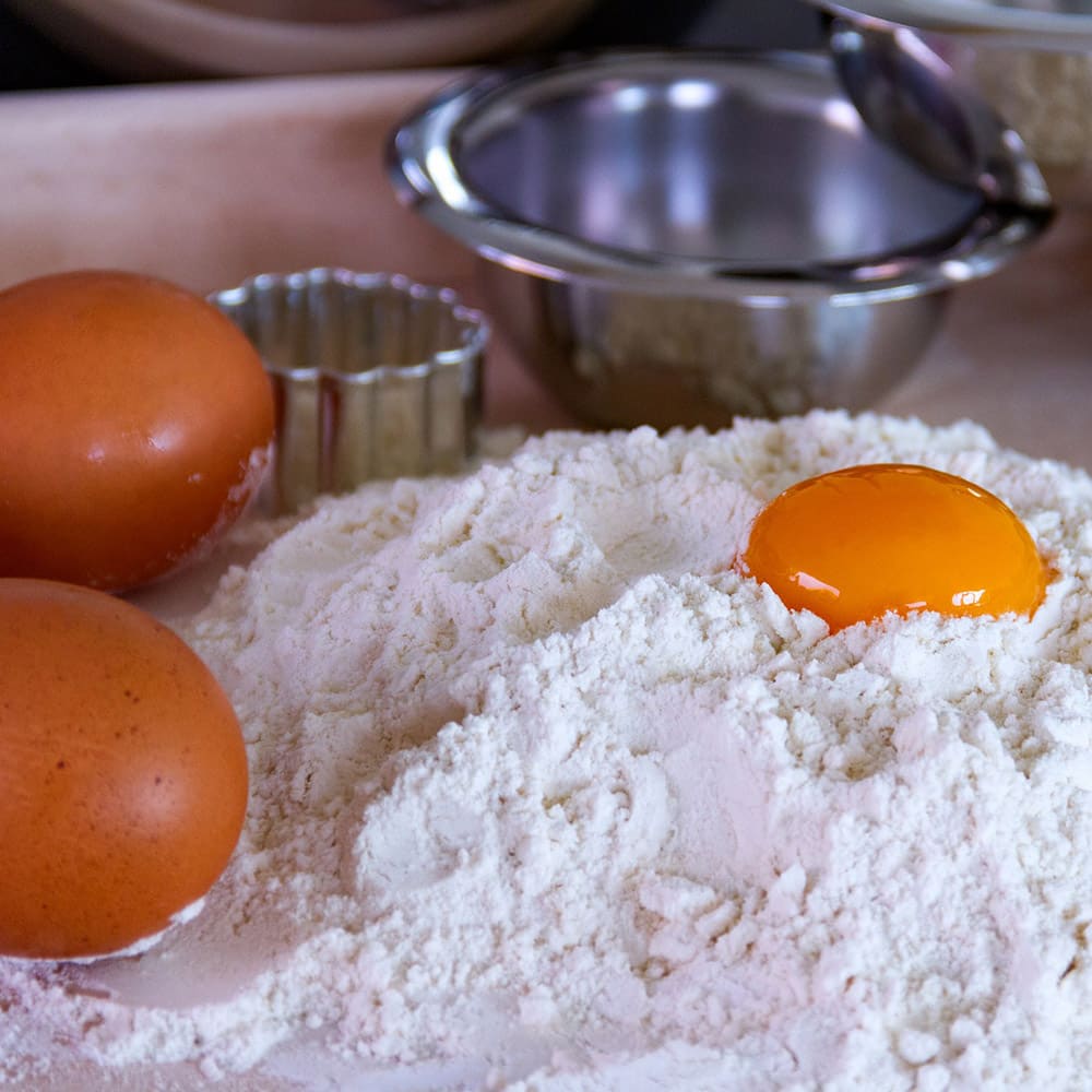 pasta fresca talleres de cocina italiana Madrid huevos y harina